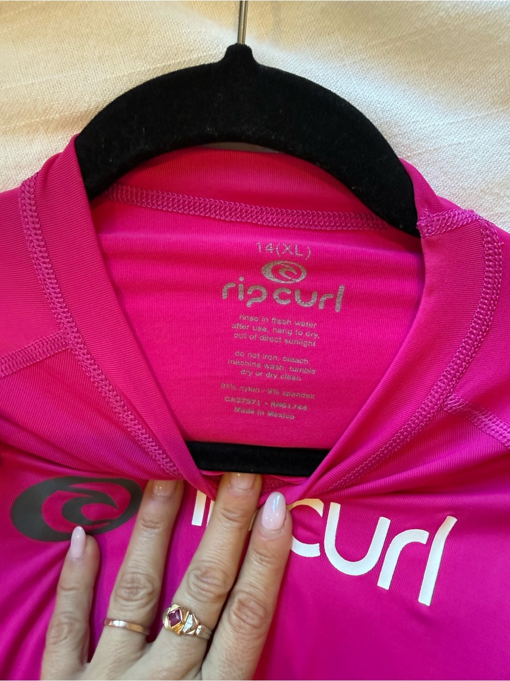 Rip Curl Pink Performance Rash Guard - Picture 2 of 5
